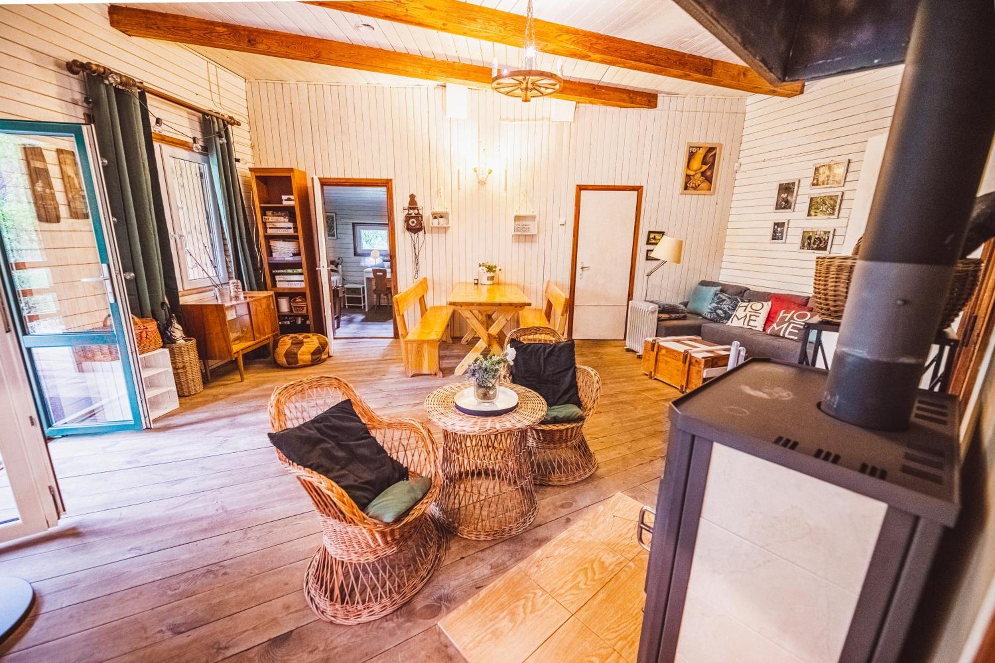 Cozy Nature Retreat With Patio Fireplace Garden Maciejowice エクステリア 写真
