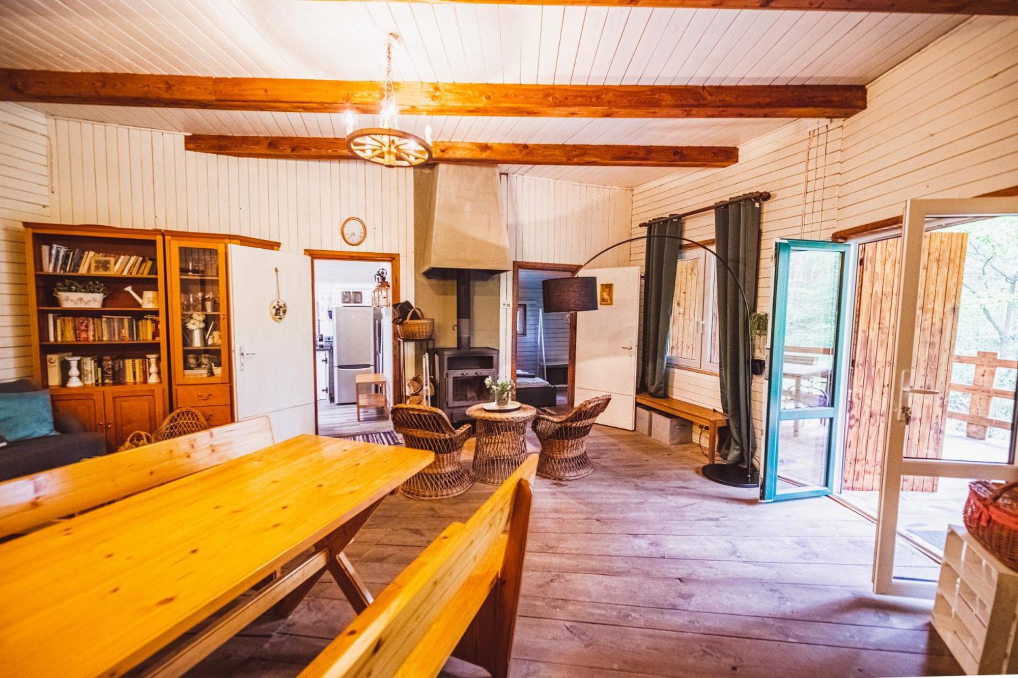 Cozy Nature Retreat With Patio Fireplace Garden Maciejowice エクステリア 写真
