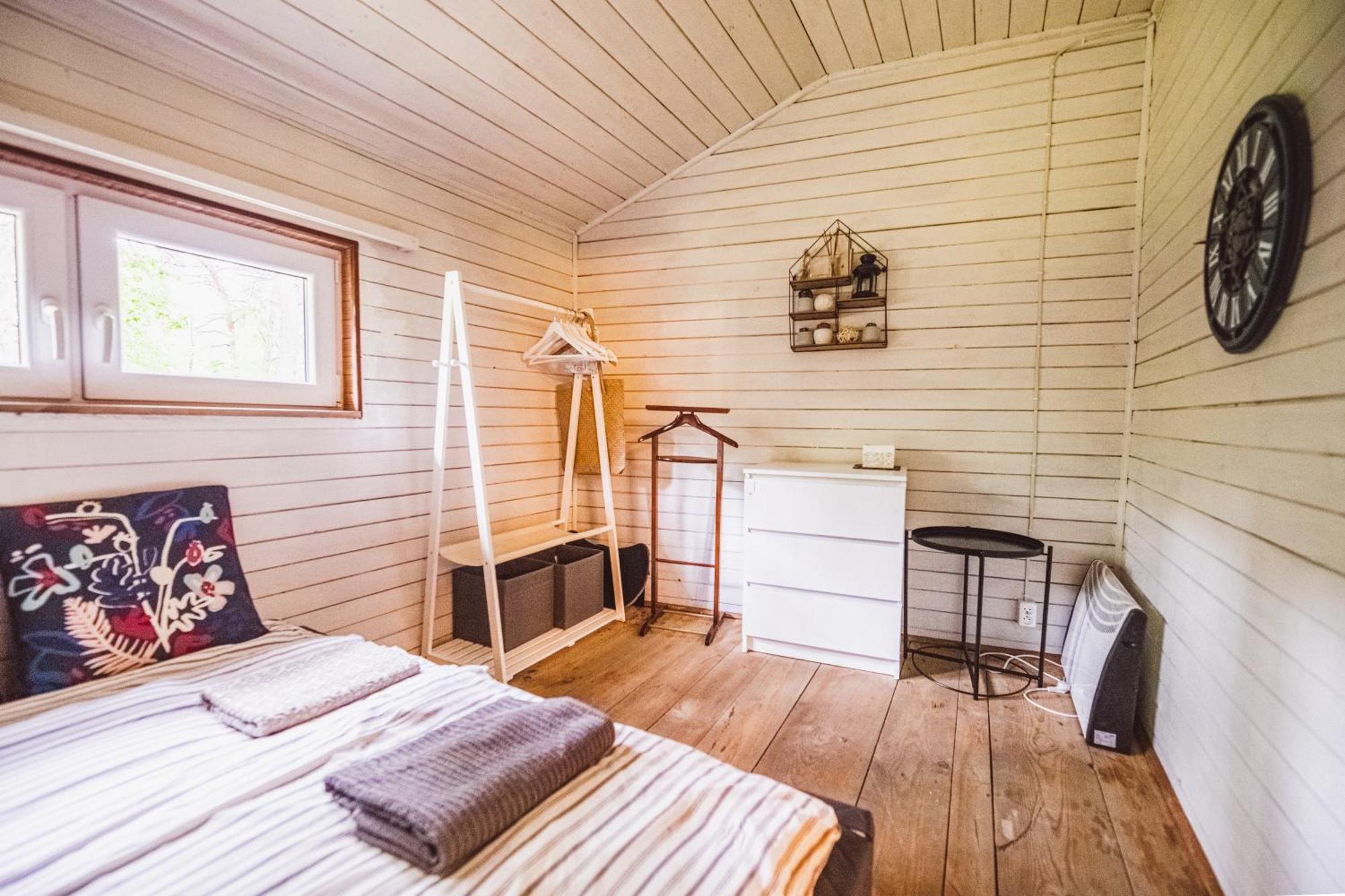 Cozy Nature Retreat With Patio Fireplace Garden Maciejowice エクステリア 写真